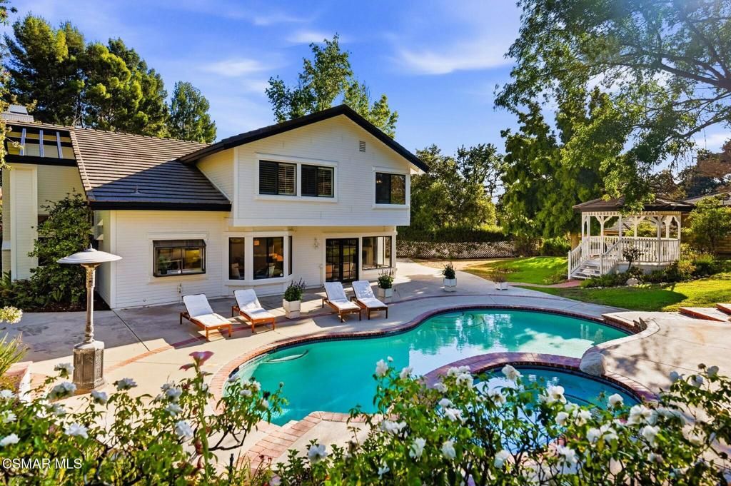 Image 5 of property listing at 1531 El Cerrito Drive, Thousand Oaks, CA 91362