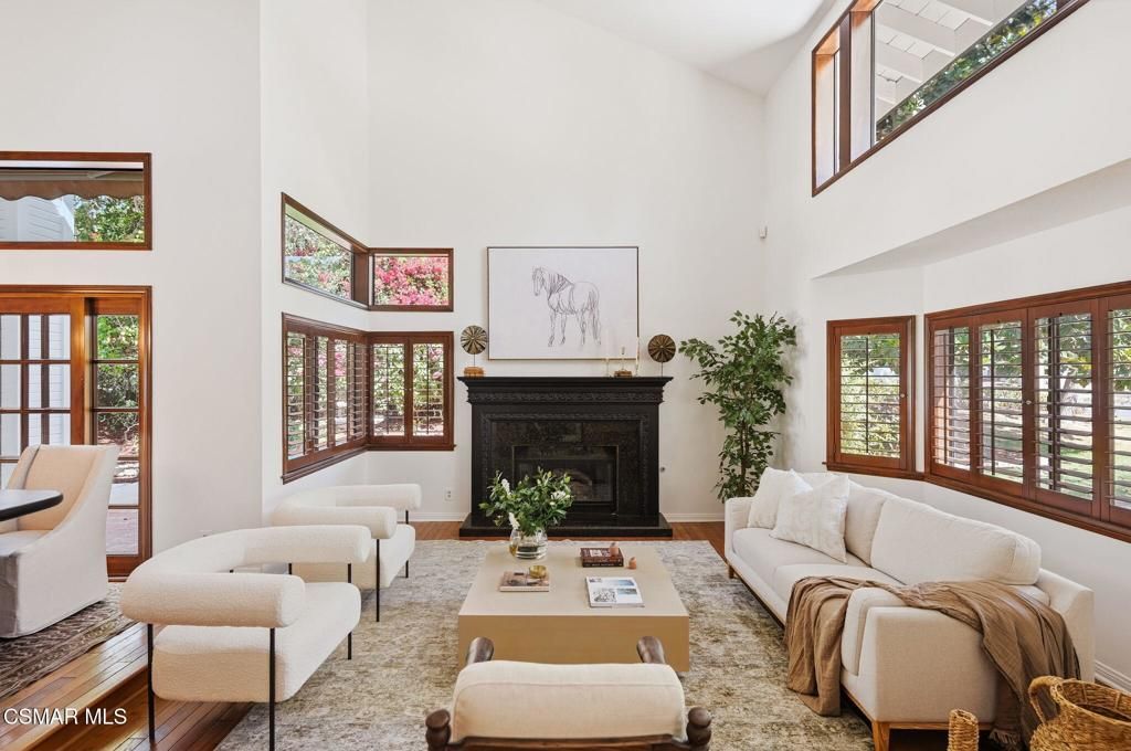 Image 8 of property listing at 1531 El Cerrito Drive, Thousand Oaks, CA 91362
