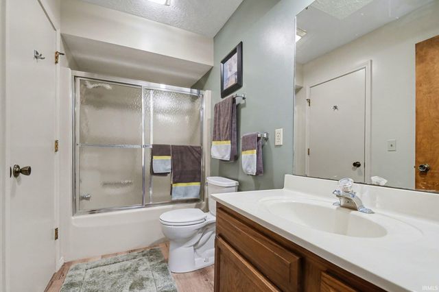 521 W Lowell Avenue, Mishawaka, IN 46545