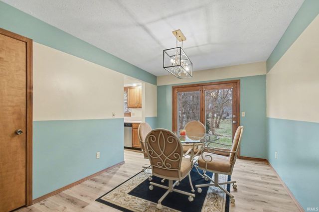 521 W Lowell Avenue, Mishawaka, IN 46545