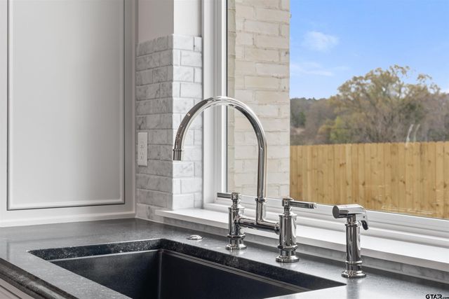 15163 Belle Springs Cove, Tyler, TX 75703