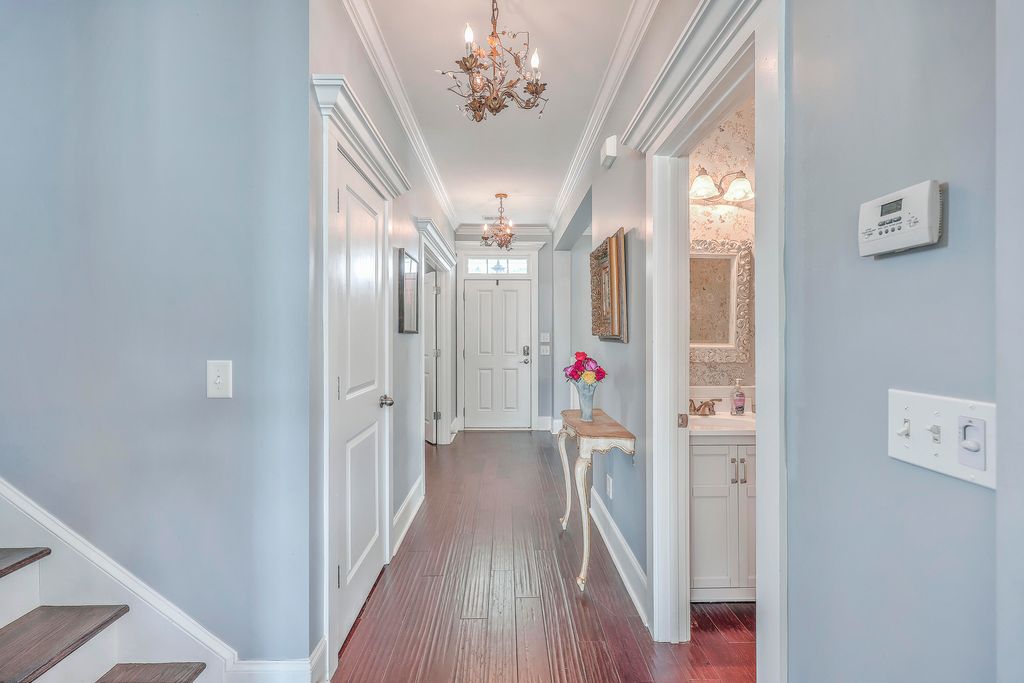 Image 11 of property listing at 200 Crossandra Avenue, Summerville, SC 29483