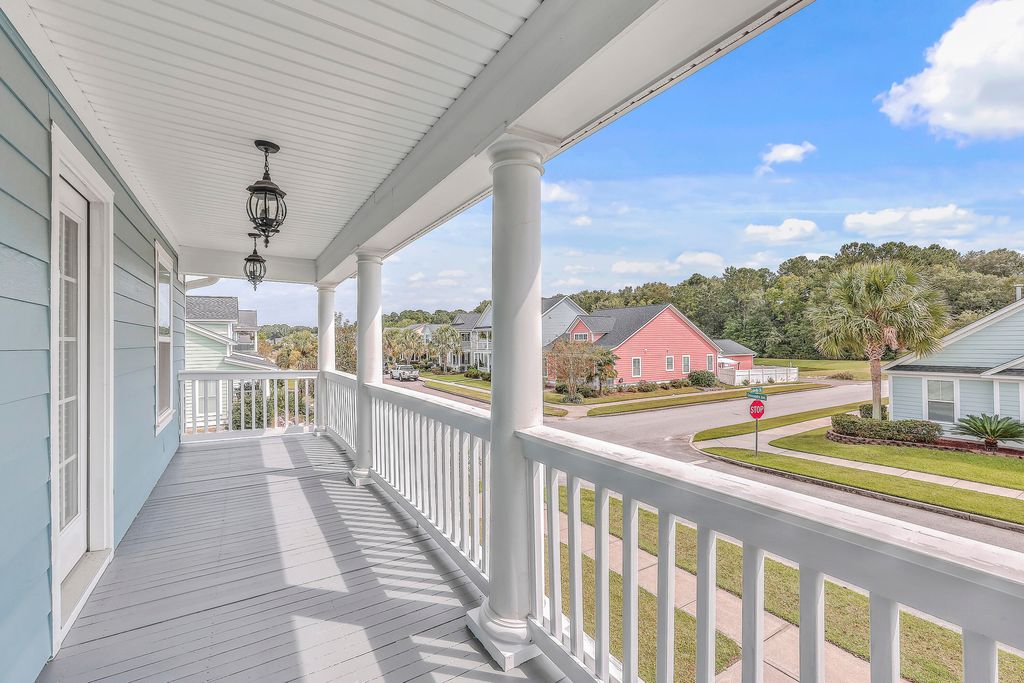 Image 26 of property listing at 200 Crossandra Avenue, Summerville, SC 29483