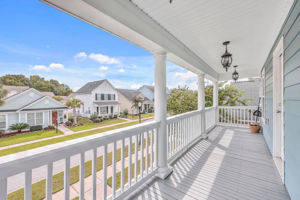 Image 27 of property listing at 200 Crossandra Avenue, Summerville, SC 29483