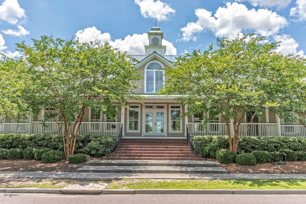 Image 38 of property listing at 200 Crossandra Avenue, Summerville, SC 29483