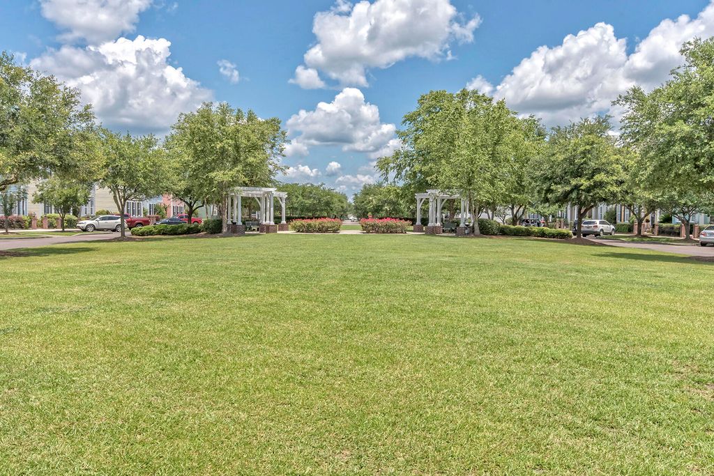 Image 39 of property listing at 200 Crossandra Avenue, Summerville, SC 29483