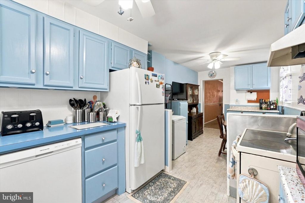 2220 E GORDON ST, PHILADELPHIA, PA 19125 — photo 3