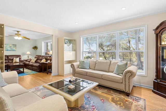 17 Cove View Road, Sag Harbor, NY 11963