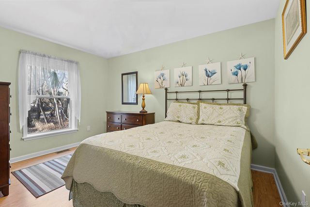 17 Cove View Road, Sag Harbor, NY 11963