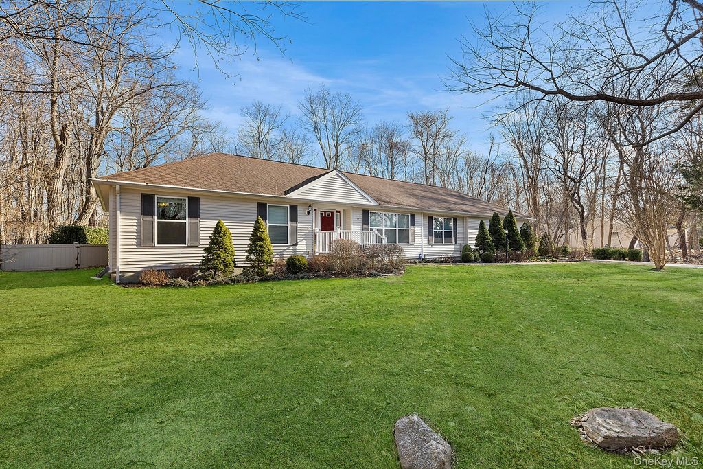 17 Cove View Road, Sag Harbor, NY 11963