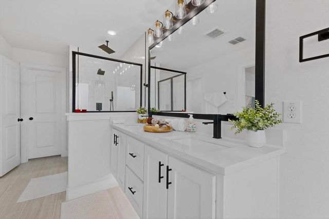 101 Boone Street, Edgewood, TX 75117