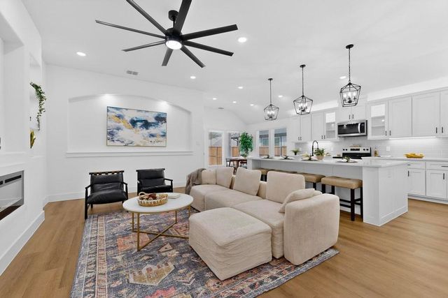 101 Boone Street, Edgewood, TX 75117