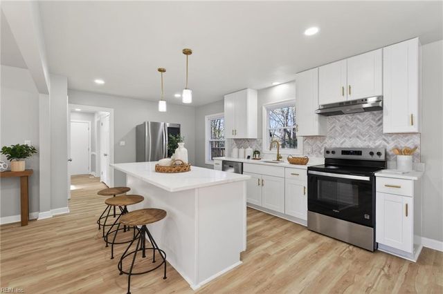 2 Clarendon CT, Williamsburg, VA 23188