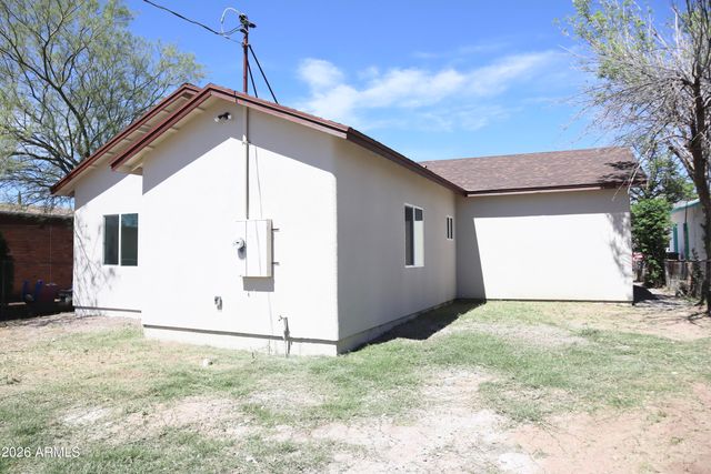 845 E 17th Street, Douglas, AZ 85607