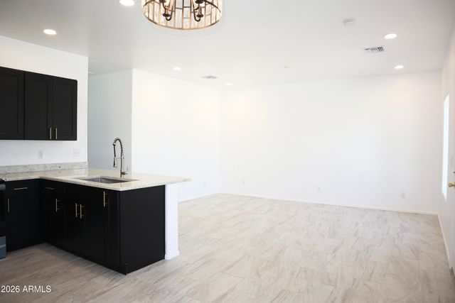 845 E 17th Street, Douglas, AZ 85607