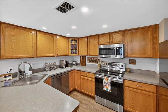 768 Watersedge Drive, Ann Arbor, MI 48105