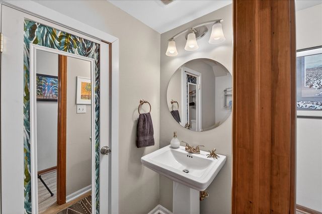 768 Watersedge Drive, Ann Arbor, MI 48105