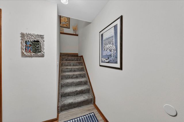 768 Watersedge Drive, Ann Arbor, MI 48105