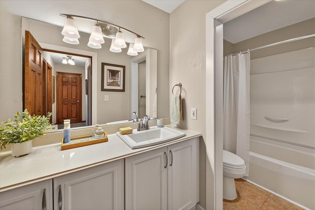 768 Watersedge Drive, Ann Arbor, MI 48105