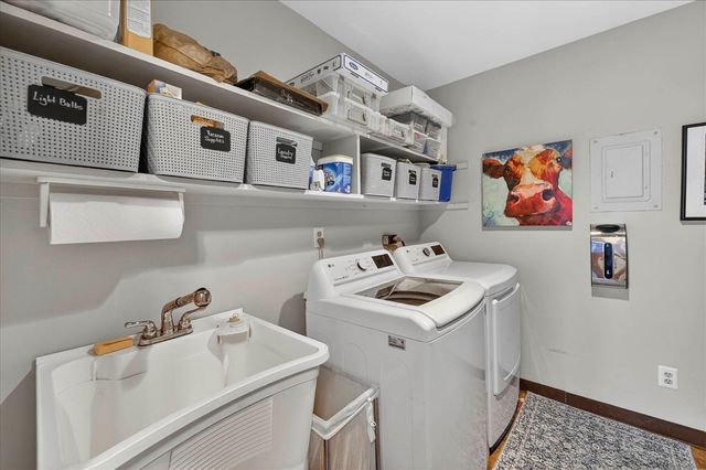 768 Watersedge Drive, Ann Arbor, MI 48105