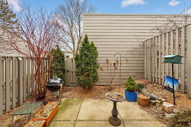 768 Watersedge Drive, Ann Arbor, MI 48105