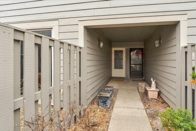 768 Watersedge Drive, Ann Arbor, MI 48105