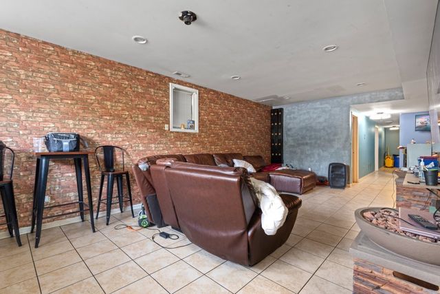 949 W 51st Street, Chicago, IL 60609