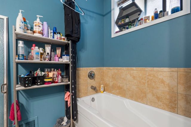 949 W 51st Street, Chicago, IL 60609