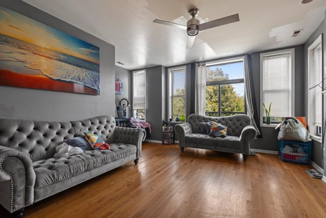 949 W 51st Street, Chicago, IL 60609