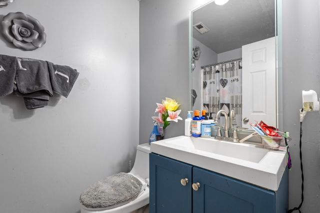 949 W 51st Street, Chicago, IL 60609