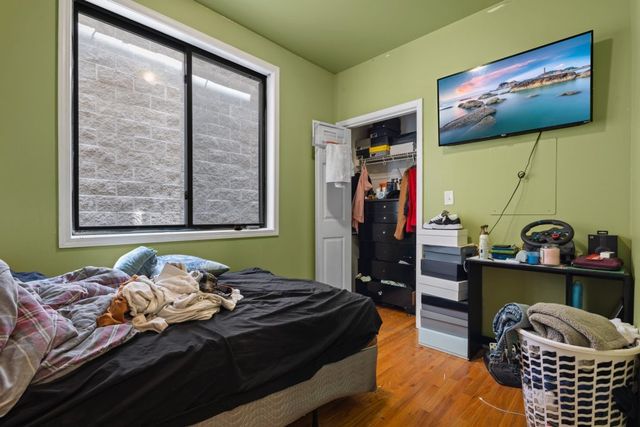 949 W 51st Street, Chicago, IL 60609