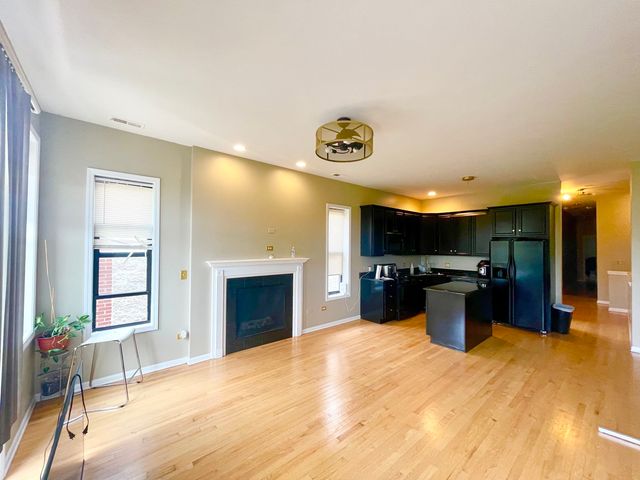 949 W 51st Street, Chicago, IL 60609