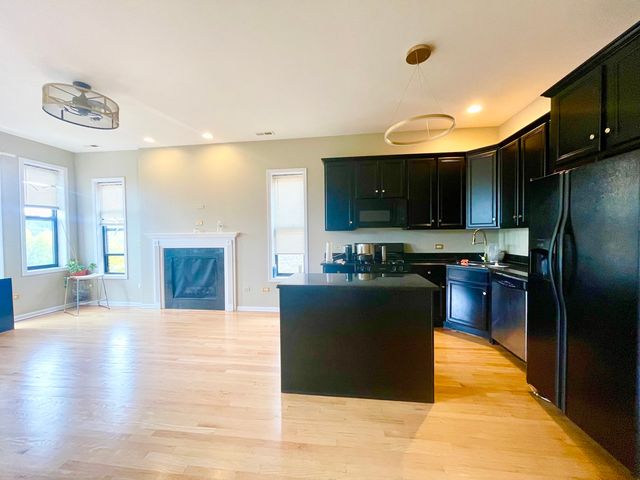 949 W 51st Street, Chicago, IL 60609