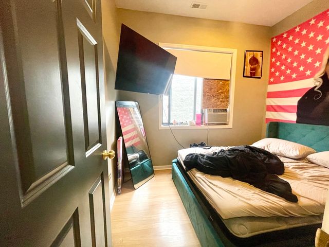 949 W 51st Street, Chicago, IL 60609