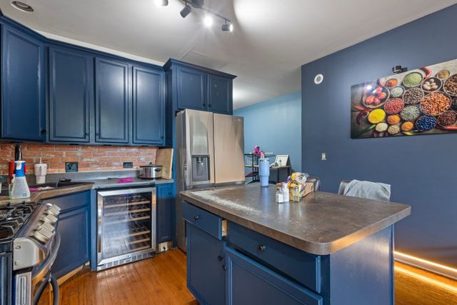 949 W 51st Street, Chicago, IL 60609