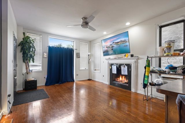 949 W 51st Street, Chicago, IL 60609