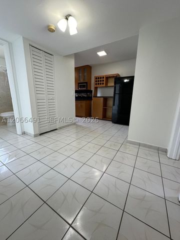 2921 SW 10th St 33, Miami, FL 33135