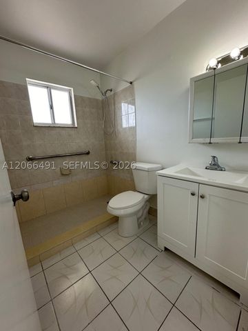 2921 SW 10th St 33, Miami, FL 33135