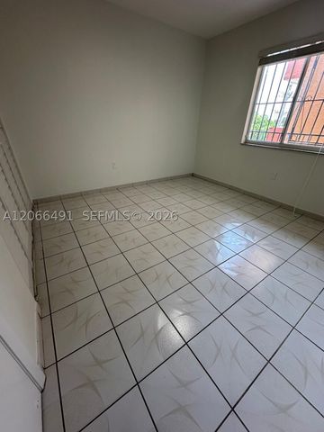 2921 SW 10th St 33, Miami, FL 33135