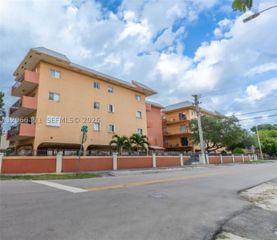 2921 SW 10th St 33, Miami, FL 33135