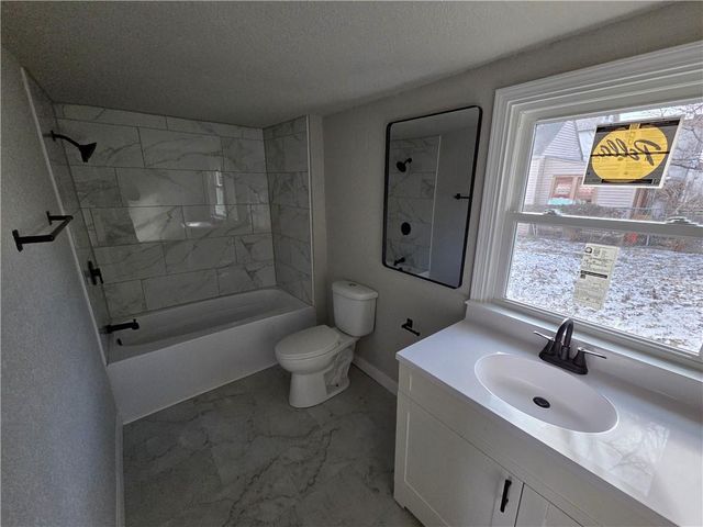 3118 N 11th Street, St Joseph, MO 64505