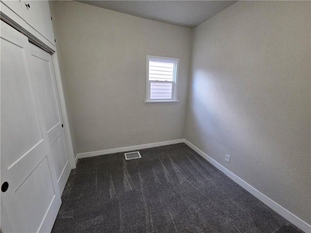 3118 N 11th Street, St Joseph, MO 64505