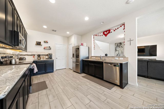 12033 CANYON ROCK LN, San Antonio, TX 78254