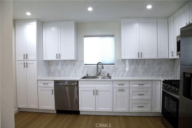 2251 N Catalina Street, Burbank, CA 91207