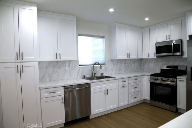 2251 N Catalina Street, Burbank, CA 91207