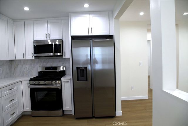 2251 N Catalina Street, Burbank, CA 91207