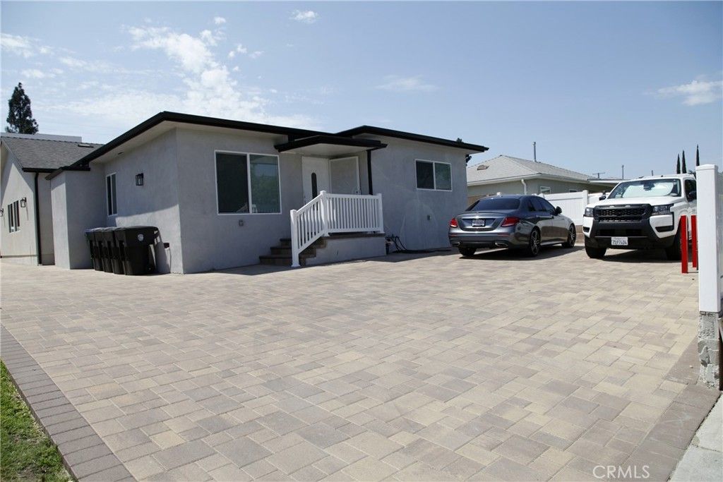 2251 N Catalina Street, Burbank, CA 91207
