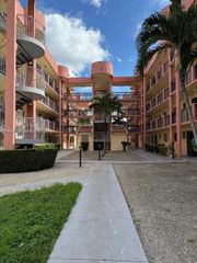 5290 W 21st Ct 307, Hialeah, FL 33016