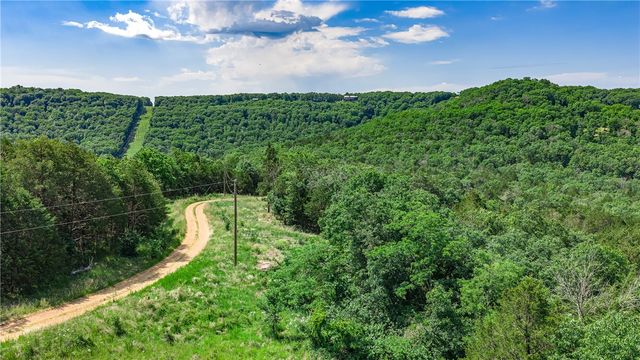 630 CR-2560, Eureka Springs, AR 72631