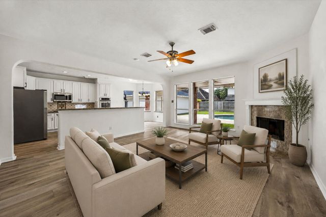 1331 Shady Bend Drive, Sugar Land, TX 77479